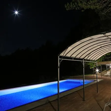 Romantic-huntinglodge-en-provence**** Saint-Pierre (Alpes-de-Haute-Provence)