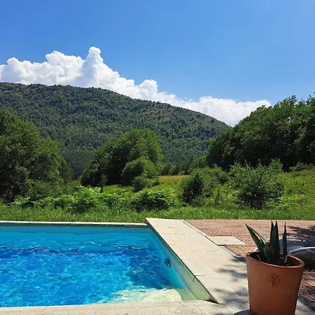 Romantic-huntinglodge-en-provence**** * Saint-Pierre (Alpes-de-Haute-Provence)
